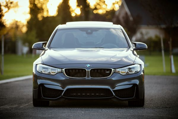 Top 5 assurances auto pour réduire vos dépenses